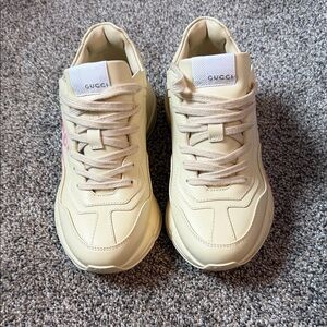 Gucci Women's Beige Sneakers